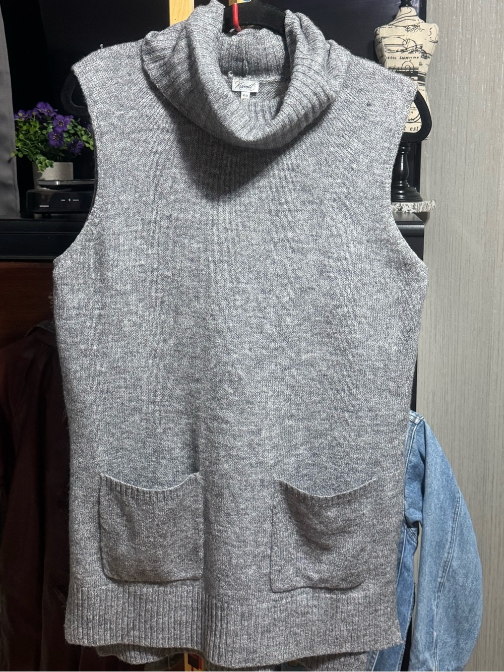Kismet Heather Grey Cowl Neck Sleeveless Sweater Vest with Pockets Size M